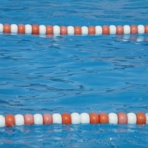 Schwimmbecken